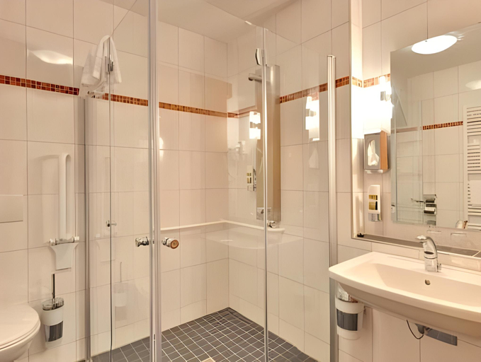 Bathroom 3, Allgau-Hotel-Elbsee, Ostallgäu