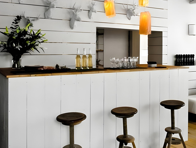 Public Area 2, La Feline Blanche Adult Only, Haute-Savoie