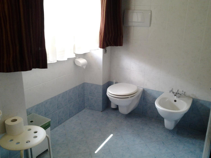 Bathroom, Casale Maginulfo, Isernia