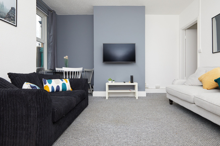 Others 4, 4 Bed Derby House - Long Stays- Parking, Derby
