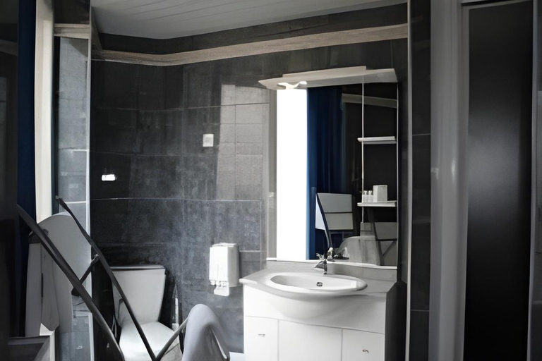 Bathroom 4, Hotel Le Pelican, Ardennes