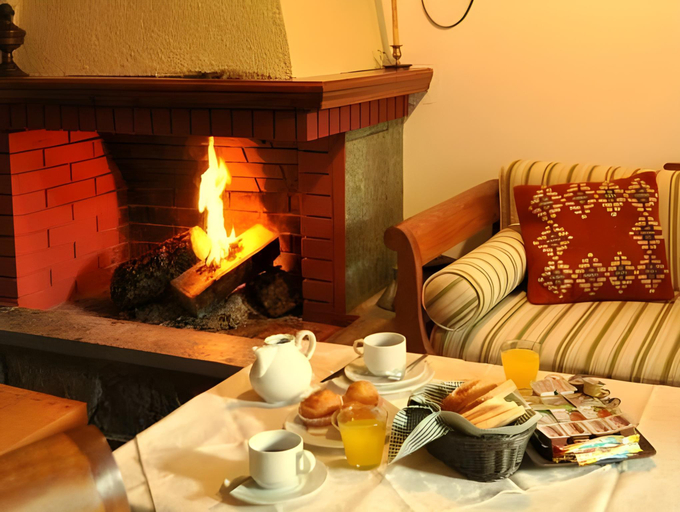 Others 3, Guesthouse Doma est 1991, Central Greece