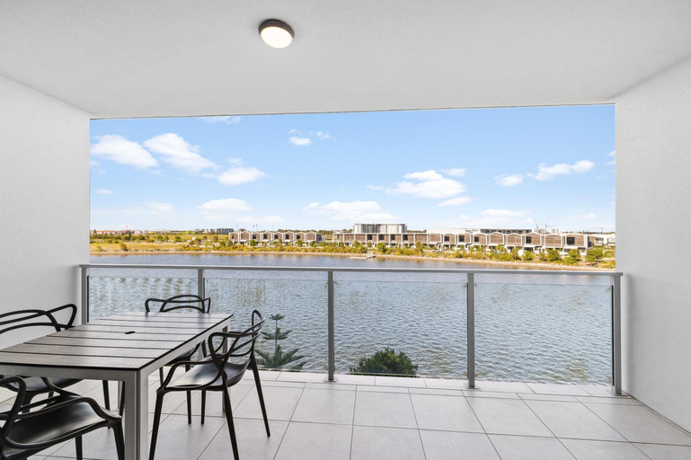 Others 4, Waterline at Oceanside, Caloundra - Kawana