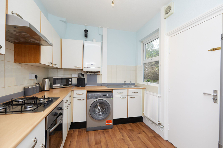 Others 5, 4 Bed Derby House - Long Stays- Parking, Derby