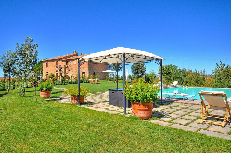 Romina by PosarelliVillas, Arezzo