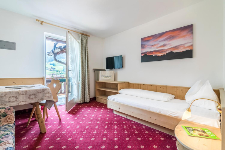 Bedroom, Bio & BikeHotel Steineggerhof, Bolzano
