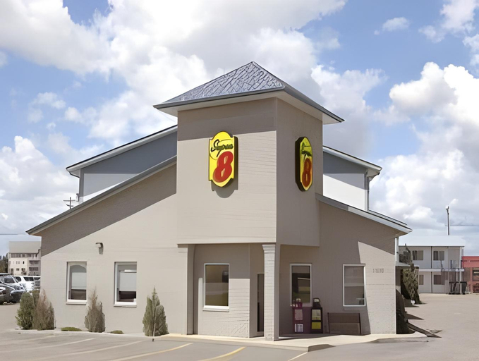 Exterior & Views 2, Super 8 by Wyndham Medicine Hat AB, Division No. 1