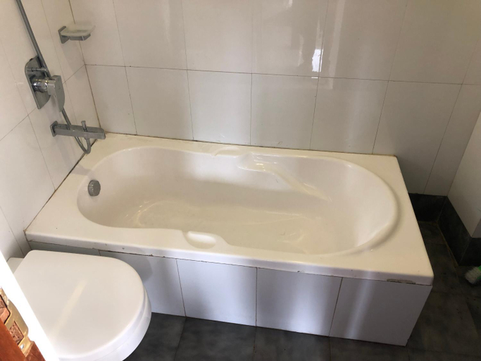 Bathroom 3, The Hotel, Gandaki