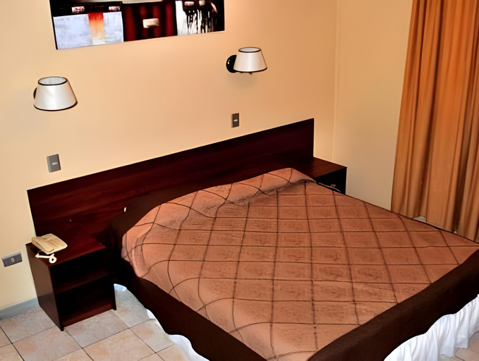 Bedroom 2, Hotel Plaza Colon, Arica