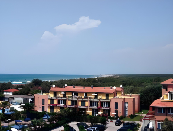 Others 5, Continental Resort, Pisa