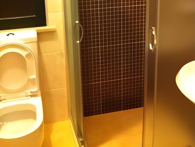 Bathroom 4, Hotel Oresti Center, Tiranës