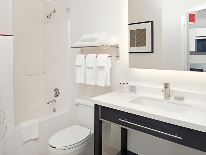 Bathroom 5, MainStay Suites Omaha Old Mill, Douglas