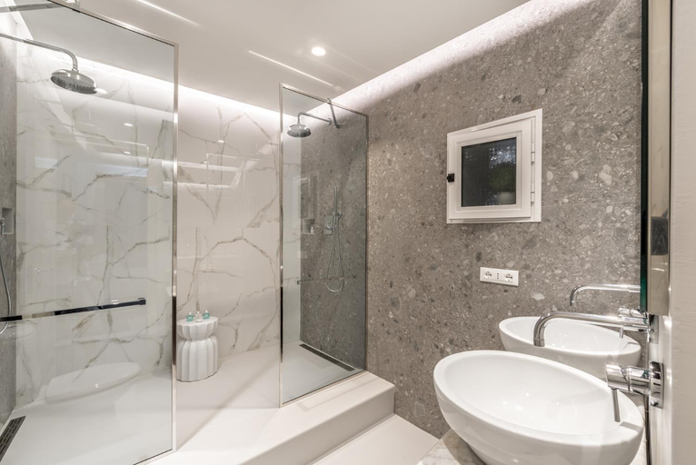 Bathroom 2, La Torretta Lodge, La Spezia