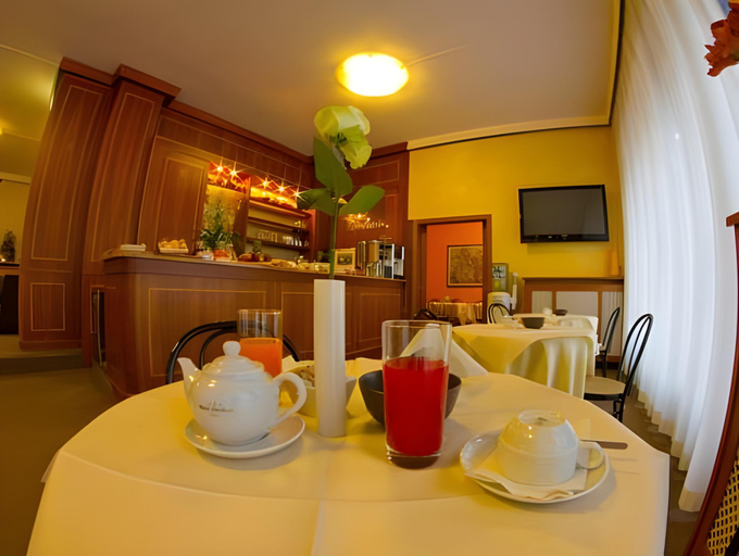 Food & Drinks 5, Hotel Excelsior, Pavia