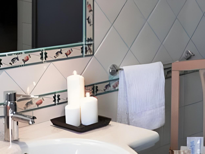 Bathroom 3, Hotel Blanc, Napoli