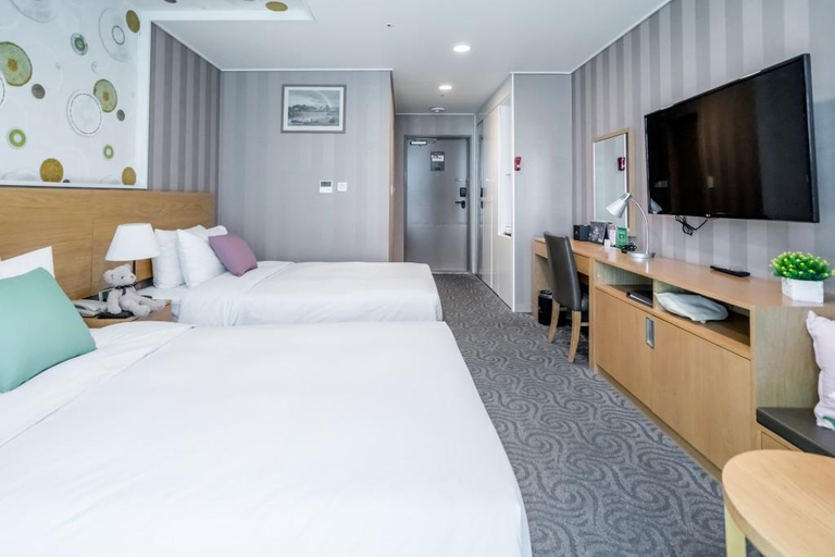 Bedroom 24