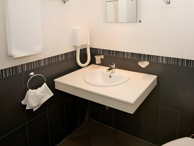 Bathroom 5, Blue Pearl Hotel - Ultra All - Inclusive, Nesebar