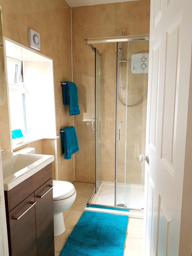 Bathroom 2, Townhouse in Centre of Cobh
