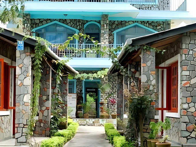 Others 5, Hotel 7 Continents, Gandaki