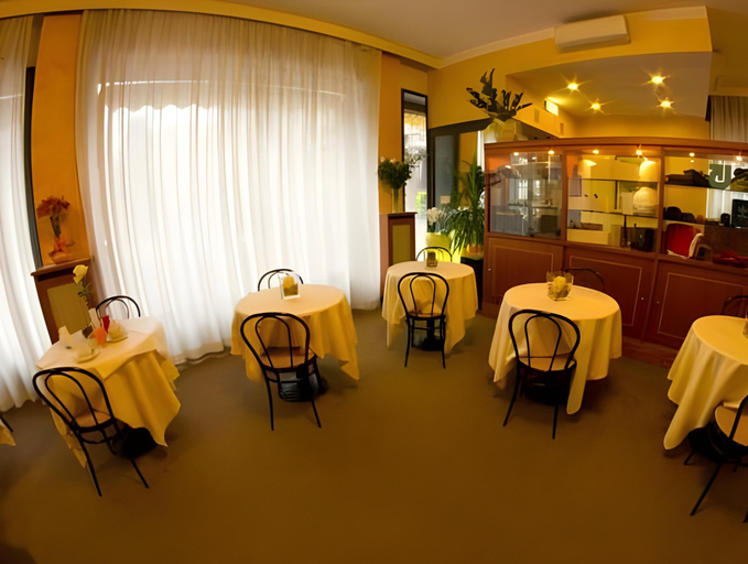 Food & Drinks 5, Hotel Excelsior, Pavia