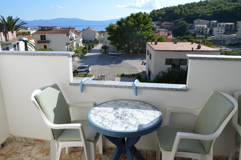 Others 4, Apartman Mare, Gradac
