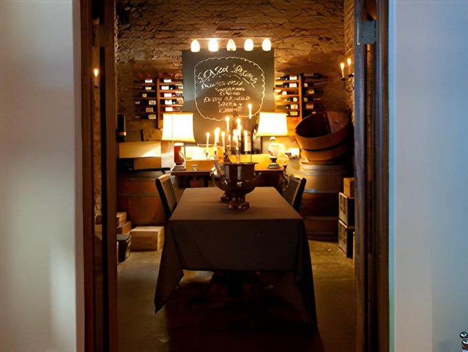 Food & Drinks 5, Lairds Lodge, Eden
