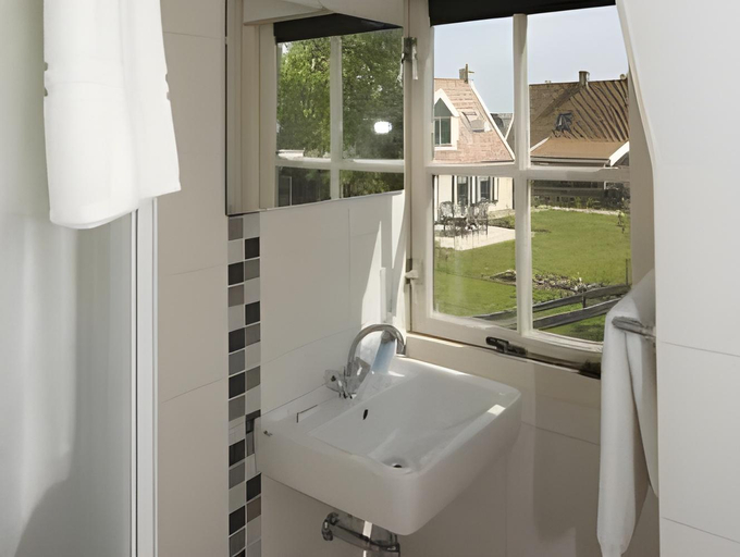 Bathroom 4, Recreatiepark Wiringherlant, Wieringen