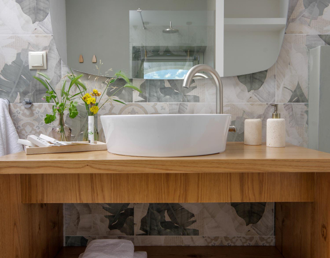Bathroom 2, Floris Manor, South Aegean
