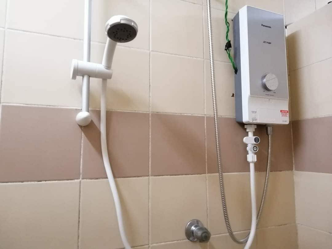 Bathroom 3, COZY SUN GARDEN at Grace Court Apartment, Kota Kinabalu