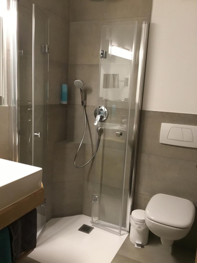 Bathroom 5, Landgasthof Kinzigstrand, Ortenaukreis