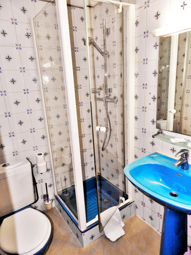 Bathroom 2, Antares Hostel, Alpes-Maritimes