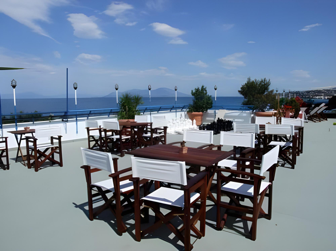 Food & Drinks 3, Daphne's Club Hotel Apartments, Peloponnese