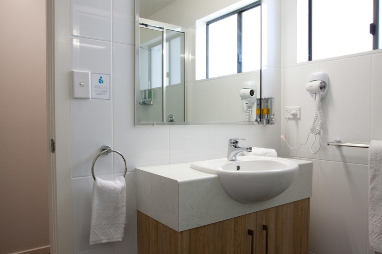 Bathroom 7