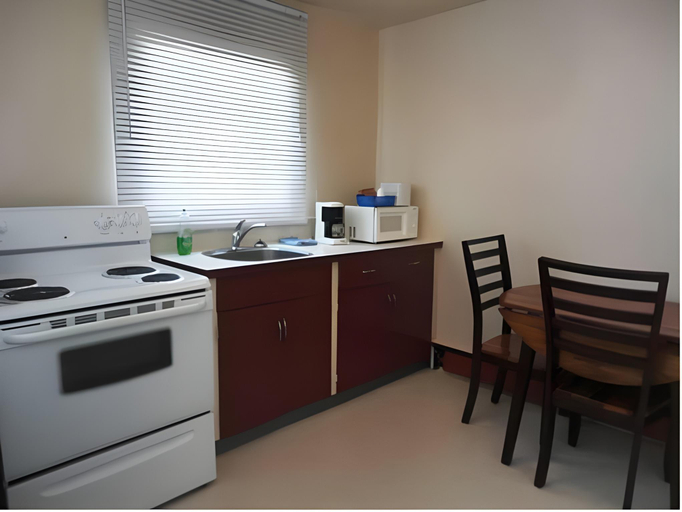 Kitchen 2, Stratford Motel, Yukon