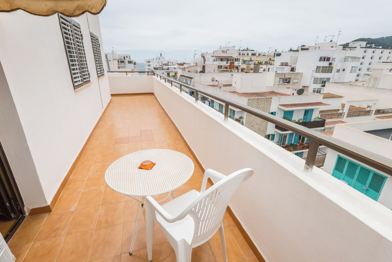 Others 5, Apartamentos Niko, Baleares