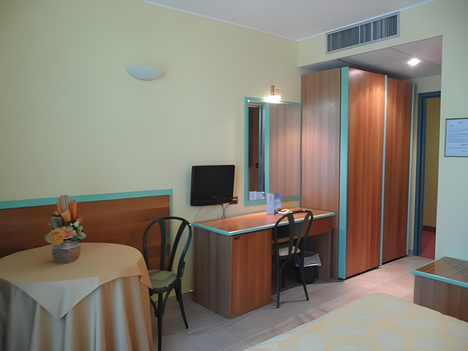 Bedroom 3, Hotel Parco Degli Ulivi, Teramo
