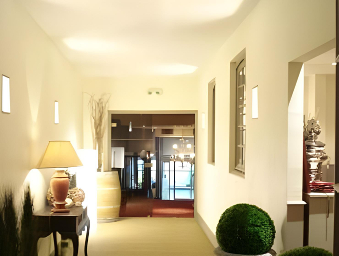 Others 5, Hotel Saint Albert, Dordogne