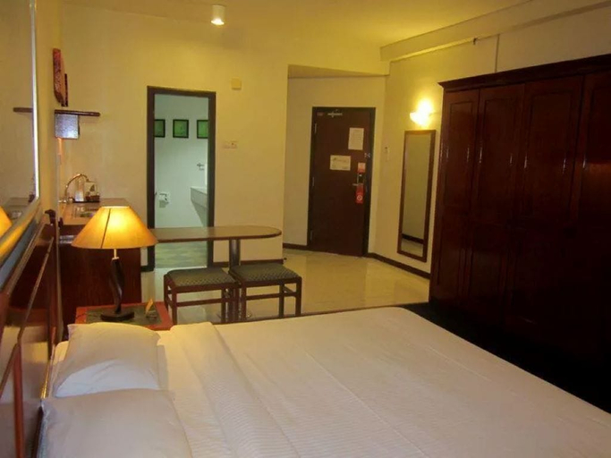 Bedroom 3, Rainbow Paradise Hotel Tg Bungah Beach, Penang Island