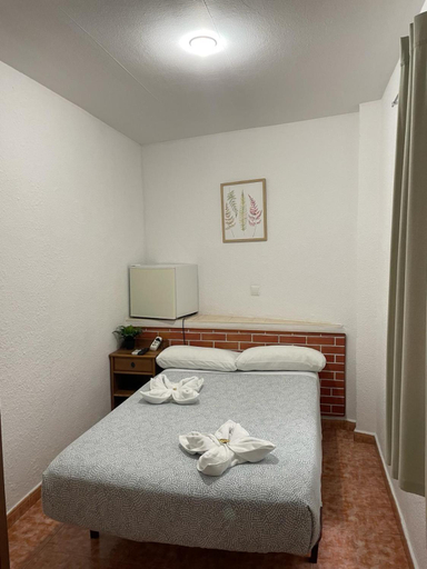 Others 5, Pension Fortea, Zaragoza