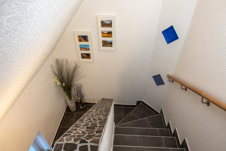 Entrance 4, #2 Großes Zimmer mit Pool und Garten, Memmingen