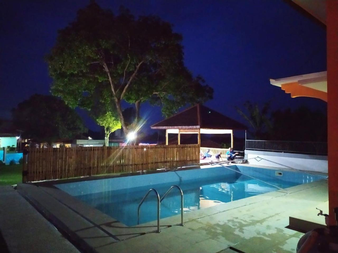 Swimming Pool 4