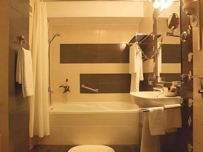 Bathroom 5, Hotel Cherica, Constanta