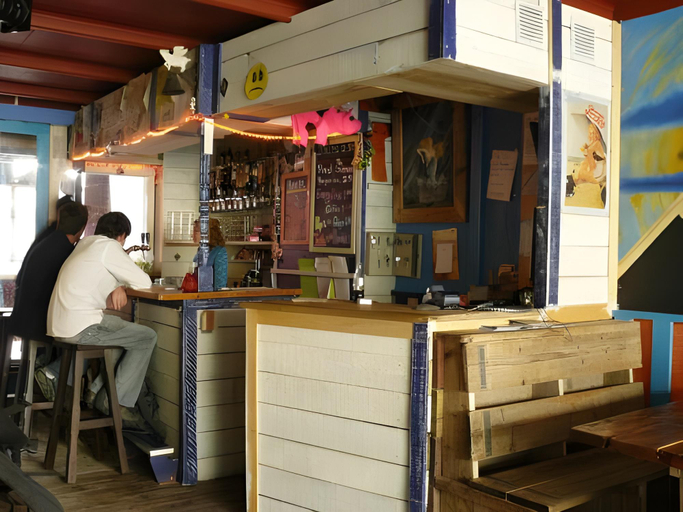 Food & Drinks 3, The Flying Pig Beach Hostel, Noordwijk