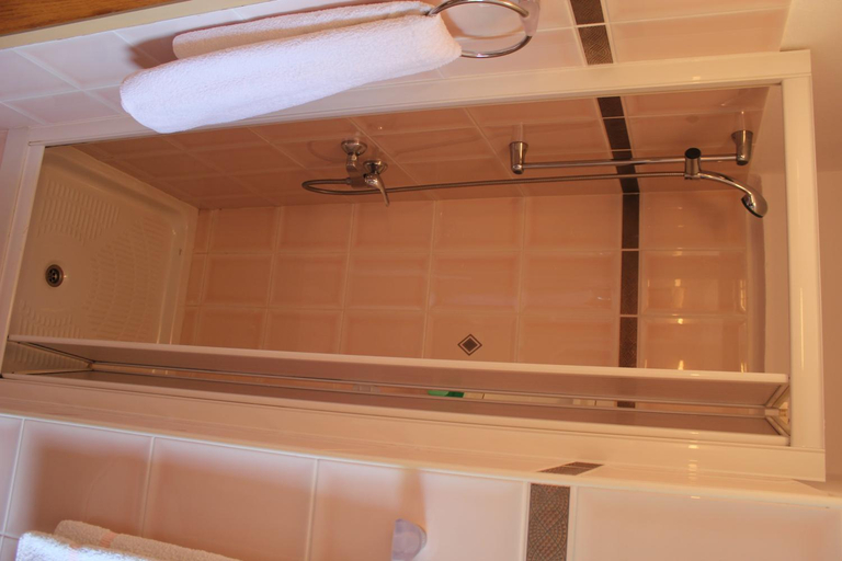 Bathroom 3, Ruza Apartment, sleeps 4, Preko