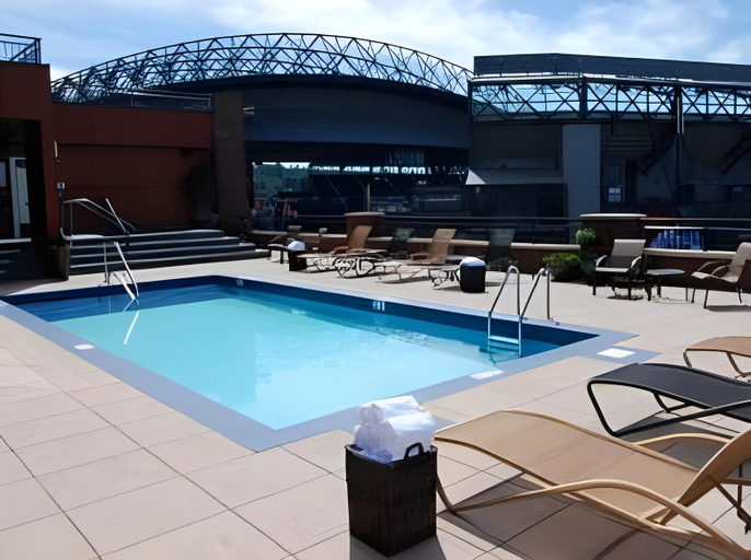 Sport & Beauty 2, Silver Cloud Hotel - Seattle Stadium, Seattle