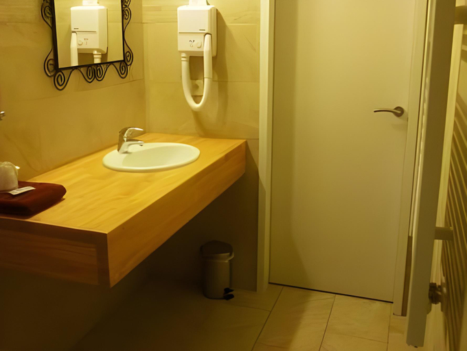 Bathroom 4, Country Lodge Hotel Moriaanshoofd, Oost-Vlaanderen