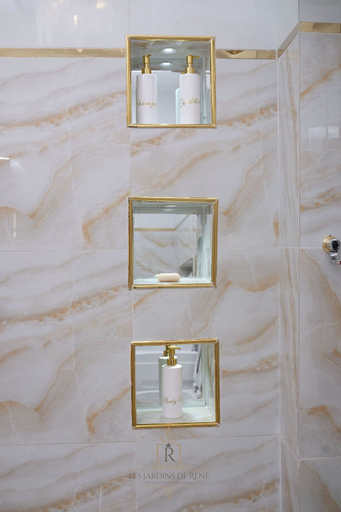 Bathroom 3, Les Jardins de René - London, Mfoundi