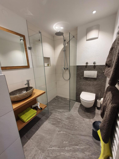 Bathroom 4, Hotel & Restaurant "Am Obstgarten", Bodenseekreis