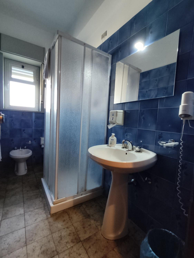Bathroom 3, Hotel Il Dollaro, Reggio Di Calabria
