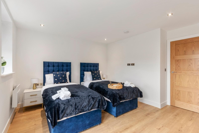 Bedroom 2, Flat 1 Saarb Apartments, Surrey
